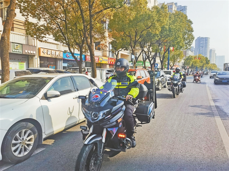  “看見警燈，就感到安全和踏實” 
